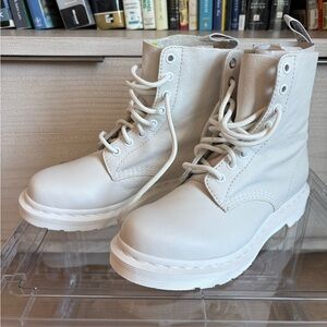 Dr. Martens 1460 White Leather Boots 🤍 Brand New ｜soft& comfortable
